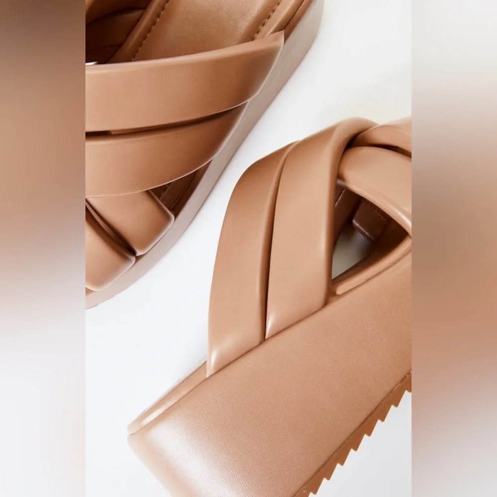 JustFab Meline Platform Wedge Sandal Taupe Size 6 New in Box
